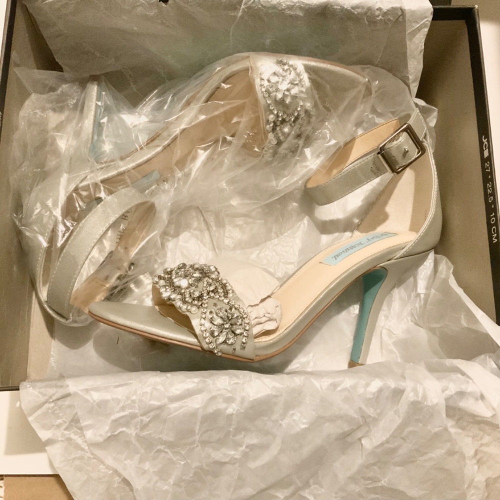 Betsey Johnson Gina Jeweled Ankle Strap Dress Sandals Silve Satin Stiletto Heels - Picture 7 of 8